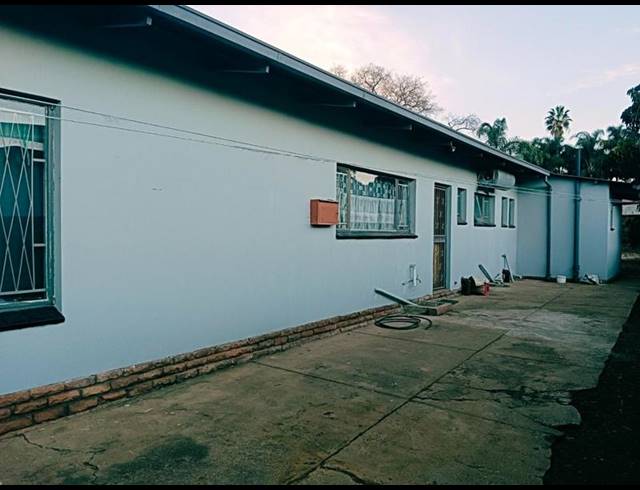 4 BEDROOM HOUSE FOR SALE IN CLAREMONT
